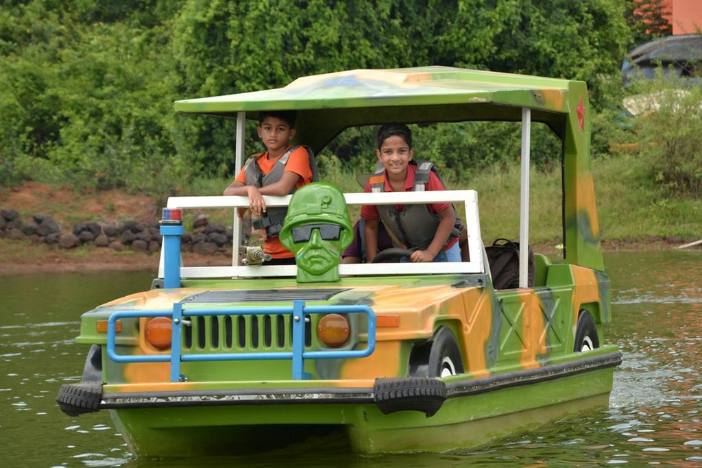 Mayem Lakeview Hotel Goa Eksteriør billede