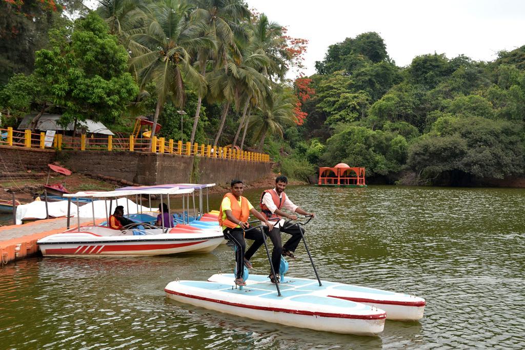 Mayem Lakeview Hotel Goa Eksteriør billede