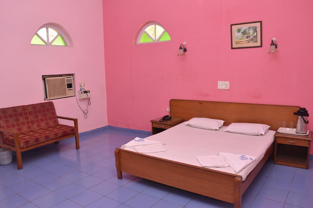 Mayem Lakeview Hotel Goa Værelse billede
