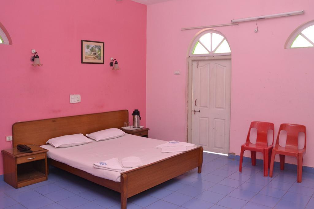 Mayem Lakeview Hotel Goa Eksteriør billede
