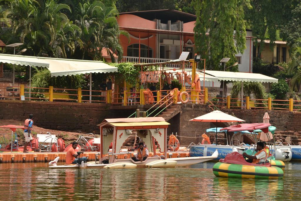 Mayem Lakeview Hotel Goa Eksteriør billede