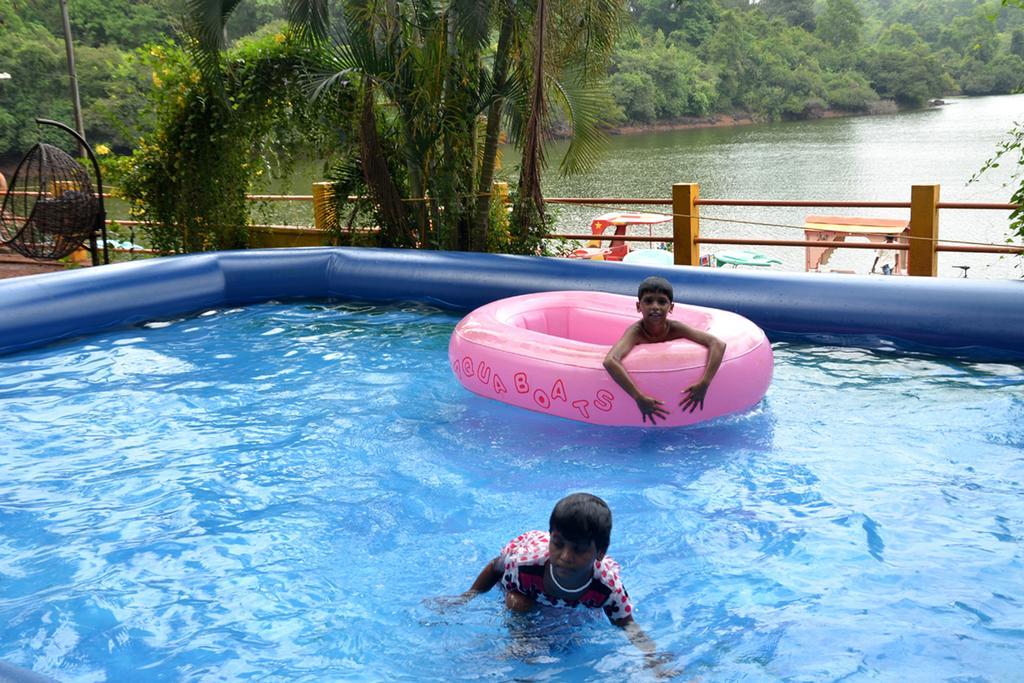 Mayem Lakeview Hotel Goa Eksteriør billede