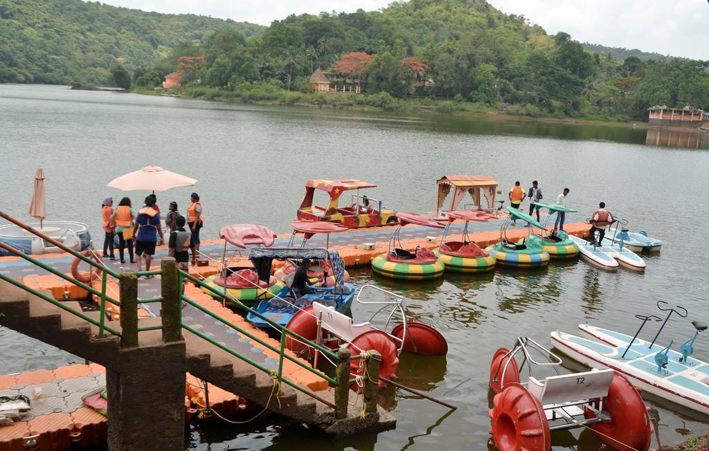 Mayem Lakeview Hotel Goa Eksteriør billede